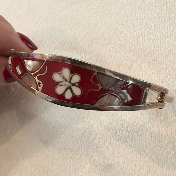 Vtg Silver Tone Mother Pearl Shell Butterfly Flower Inlay Hinge Bangle Bracelet - Picture 3 of 6